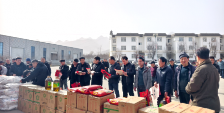 暖冬行動(dòng)?愛(ài)滿山區(qū)！陜西億成人力資源科技集團(tuán)攜手政企，為周至群眾筑牢冬日溫暖防線